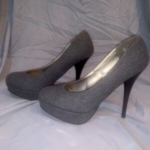 gray flannel 5” platform heels W10 Mossimo ‘Paisley’